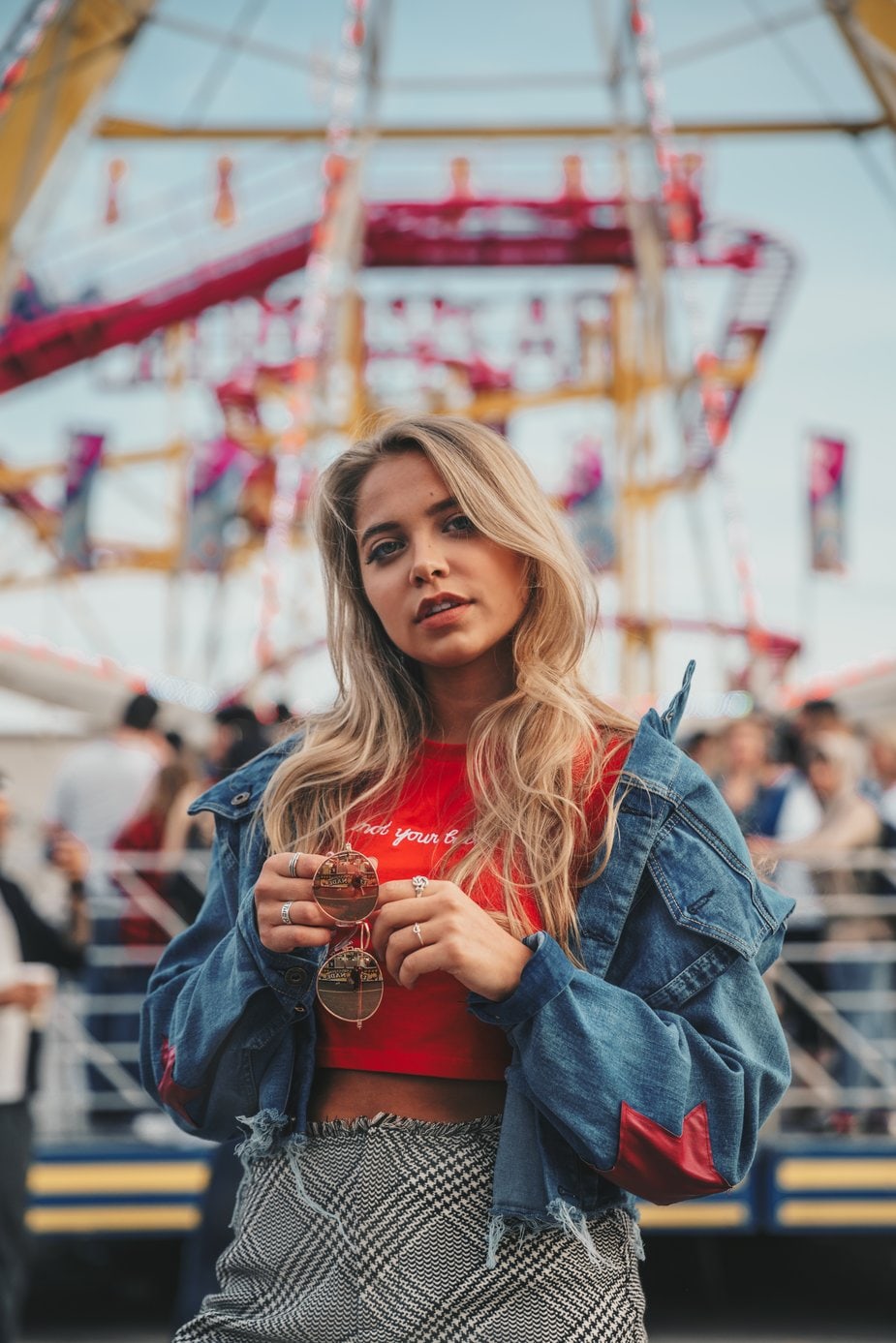 young-woman-posing-at-carnival